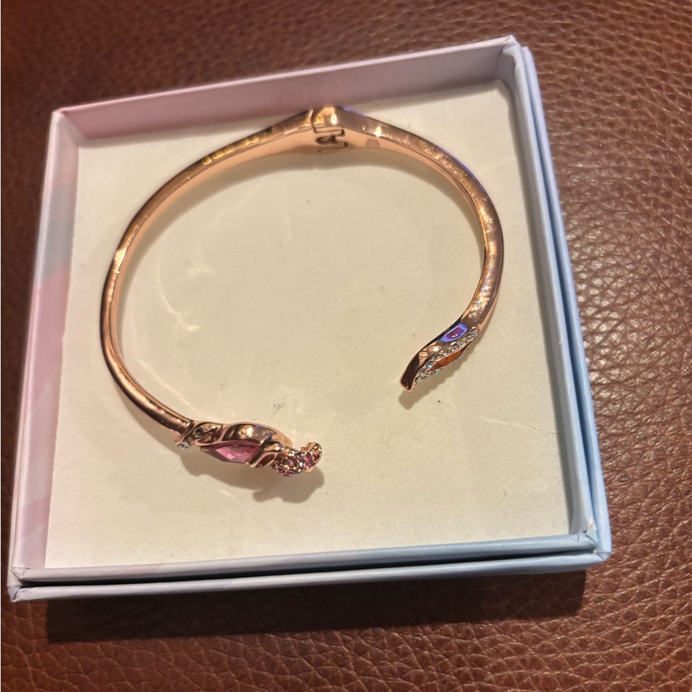 Elegant Rose Gold Bracelet with Pink Gemstone